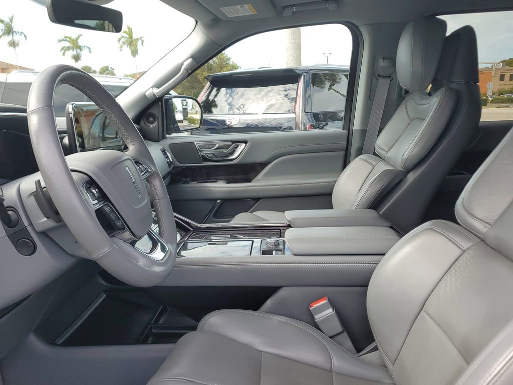 Used 2021 Lincoln Navigator Reserve image 22