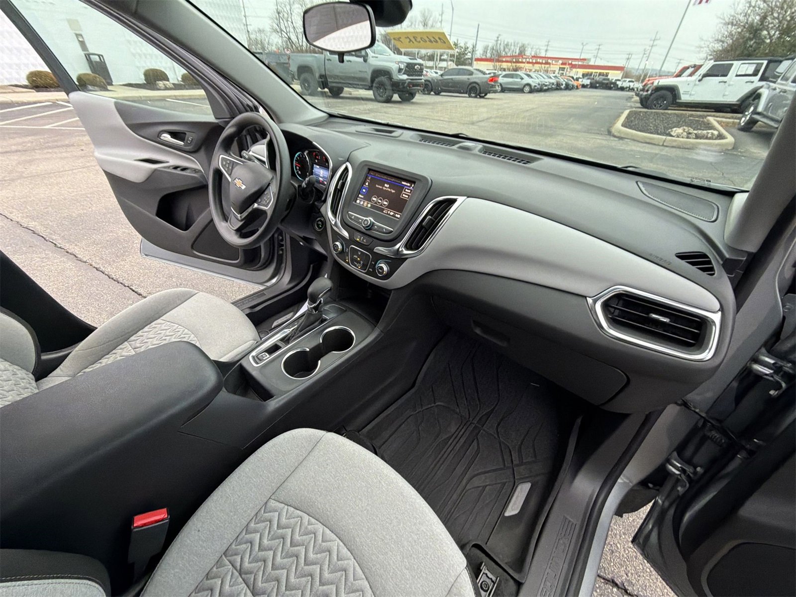 Used 2024 Chevrolet Equinox LS w/ LS Convenience Package image 26