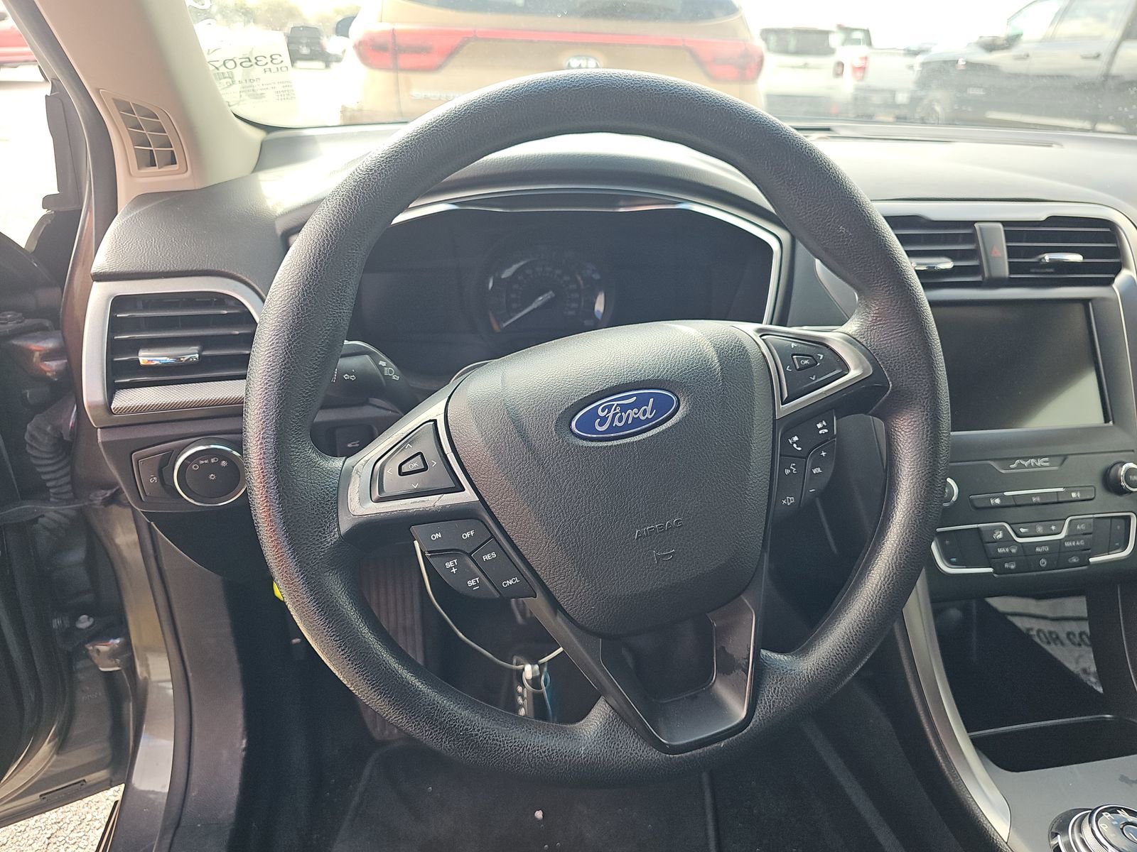 Used 2020 Ford Fusion SE image 15