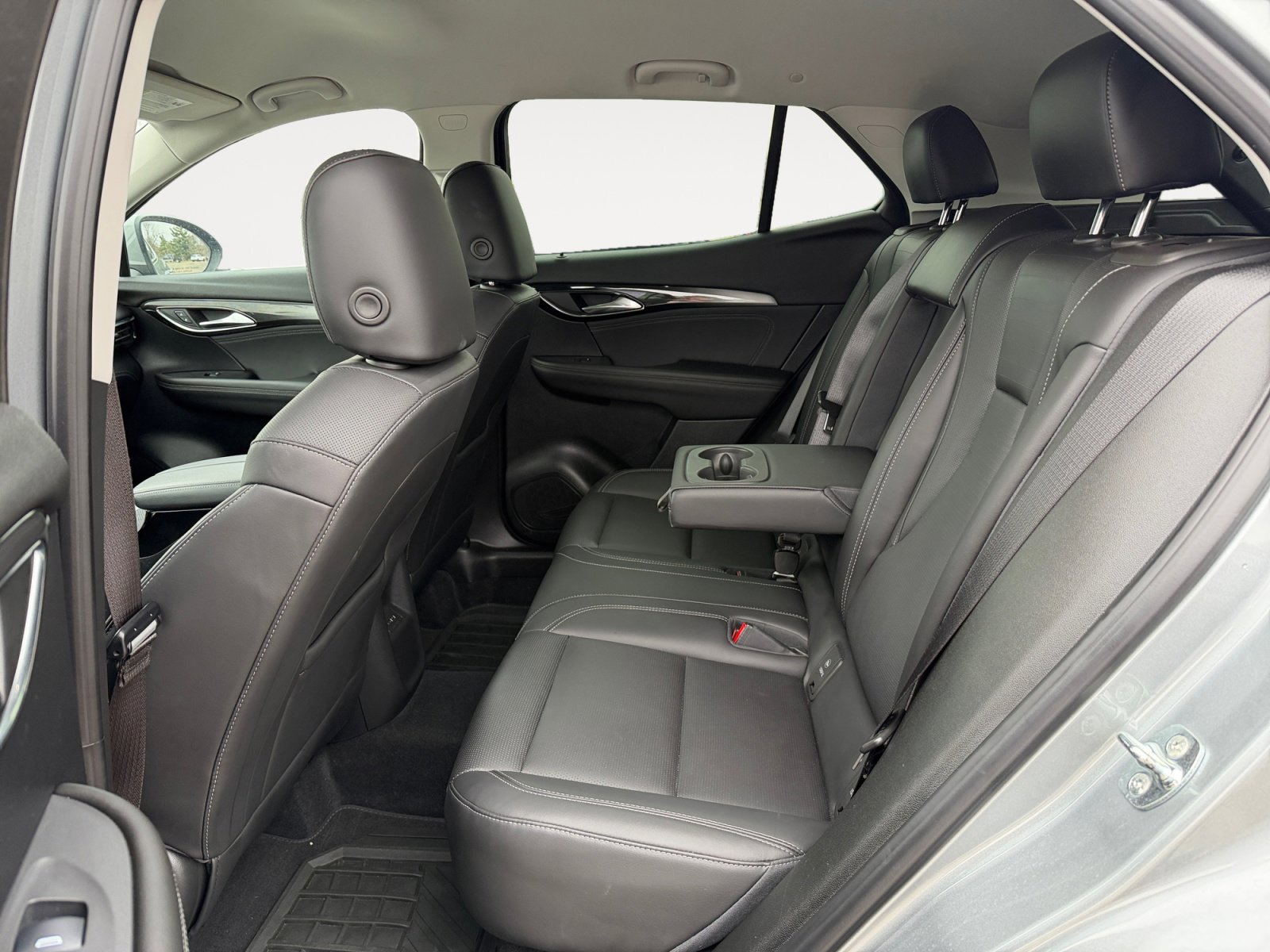 Used 2024 Buick Envision Preferred image 13