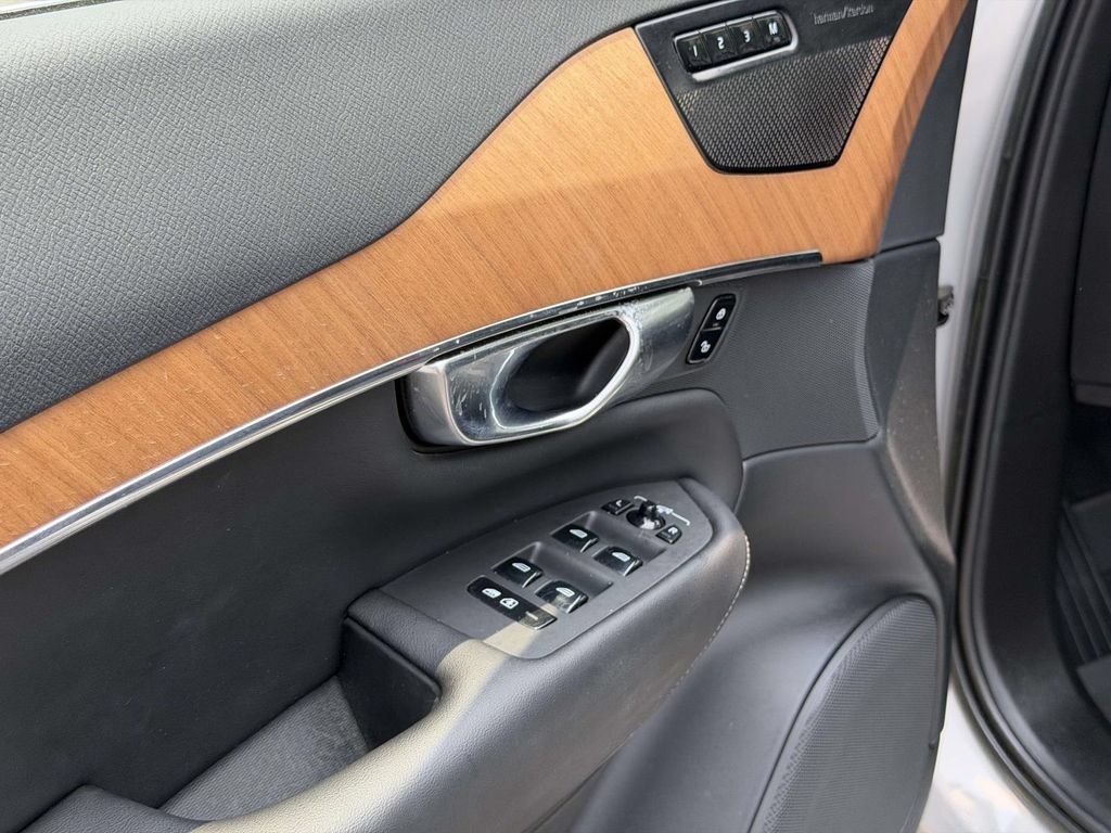 Used 2023 Volvo XC90 B6 Plus w/ Protection Package AWD/4WD image 18