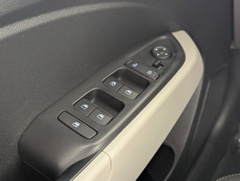 Used 2024 Hyundai Venue SEL image 15