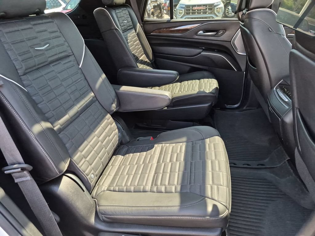 Certified 2024 Cadillac Escalade Sport Platinum w/ LPO, Floor Liner Package AWD/4WD image 20