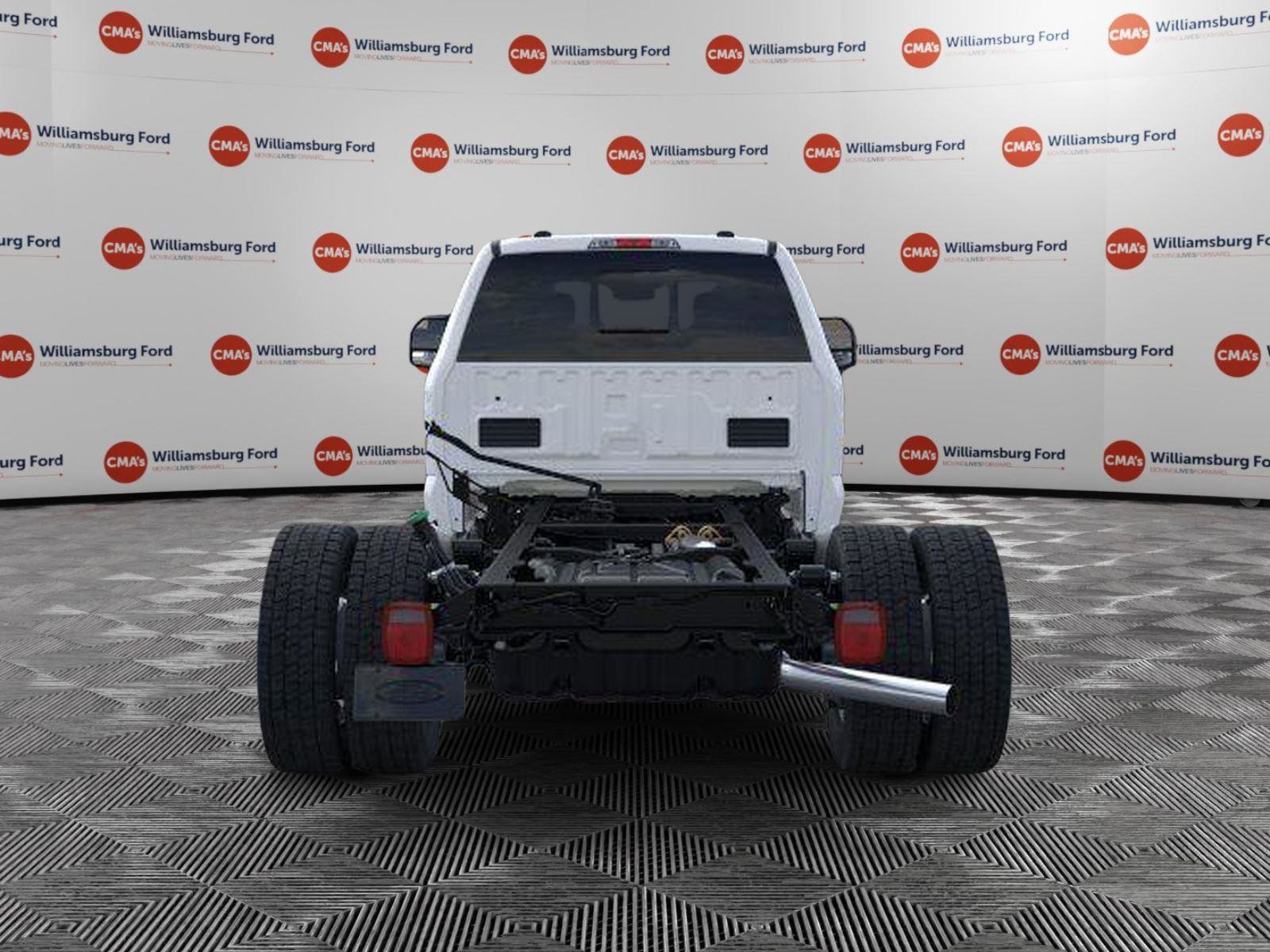 New 2026 Ford F550 4x4 Crew Cab image 5