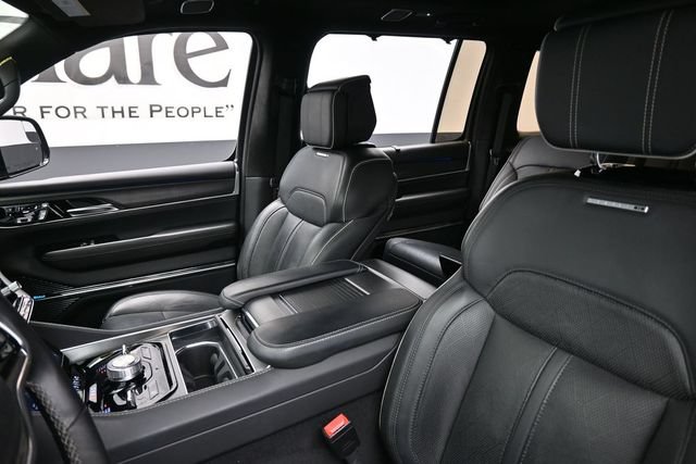 Used 2023 Jeep Grand Wagoneer Series II AWD/4WD image 17
