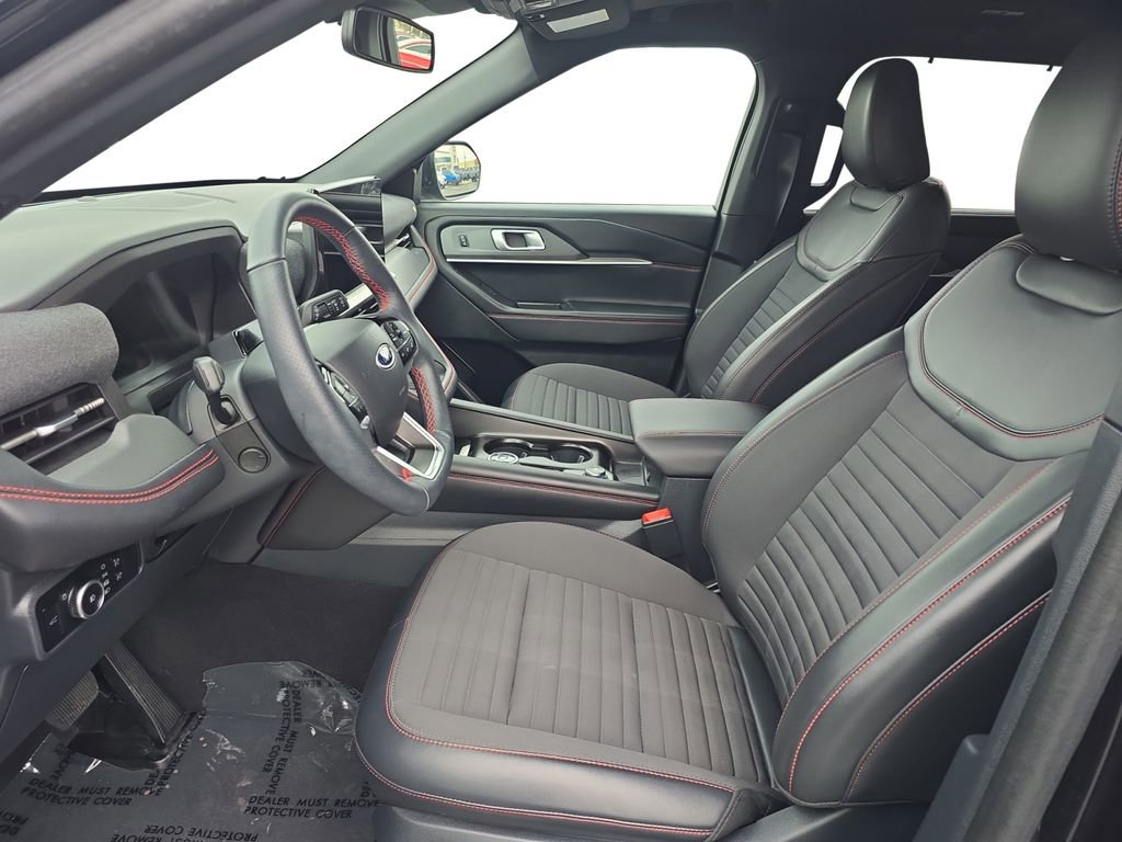 Used 2025 Ford Explorer ST-Line w/ Premium Package image 11