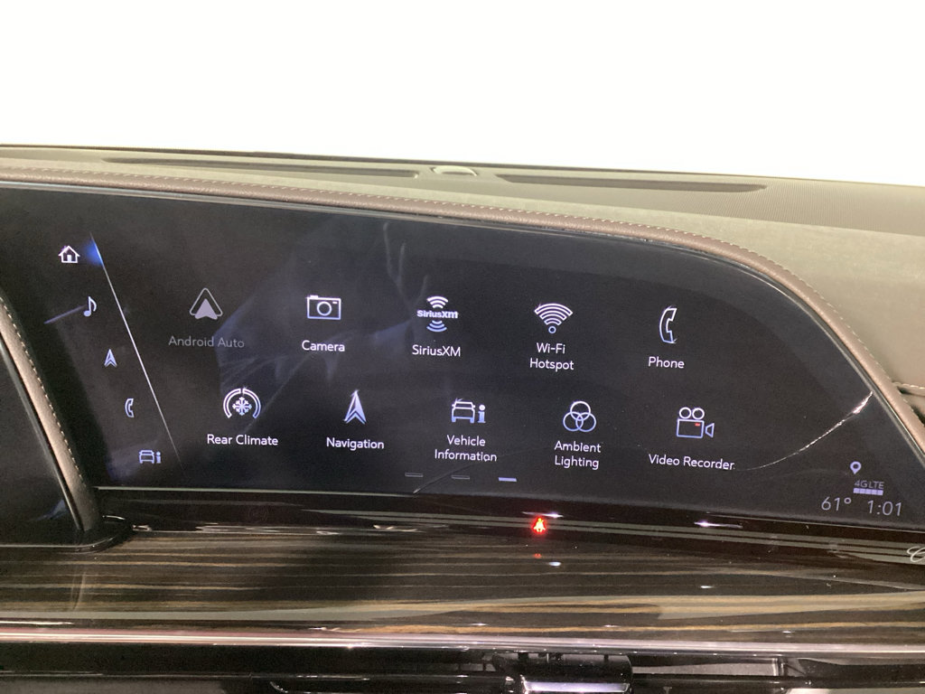 Used 2023 Cadillac Escalade Premium Luxury w/ Performance Package image 37