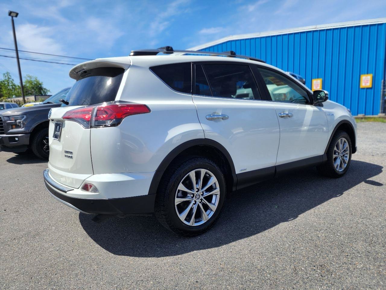 Used 2017 Toyota RAV4 Limited w/ All Weather Liner Package AWD/4WD image 6