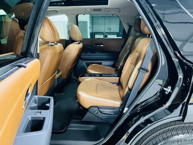New 2026 Nissan Pathfinder Platinum image 27