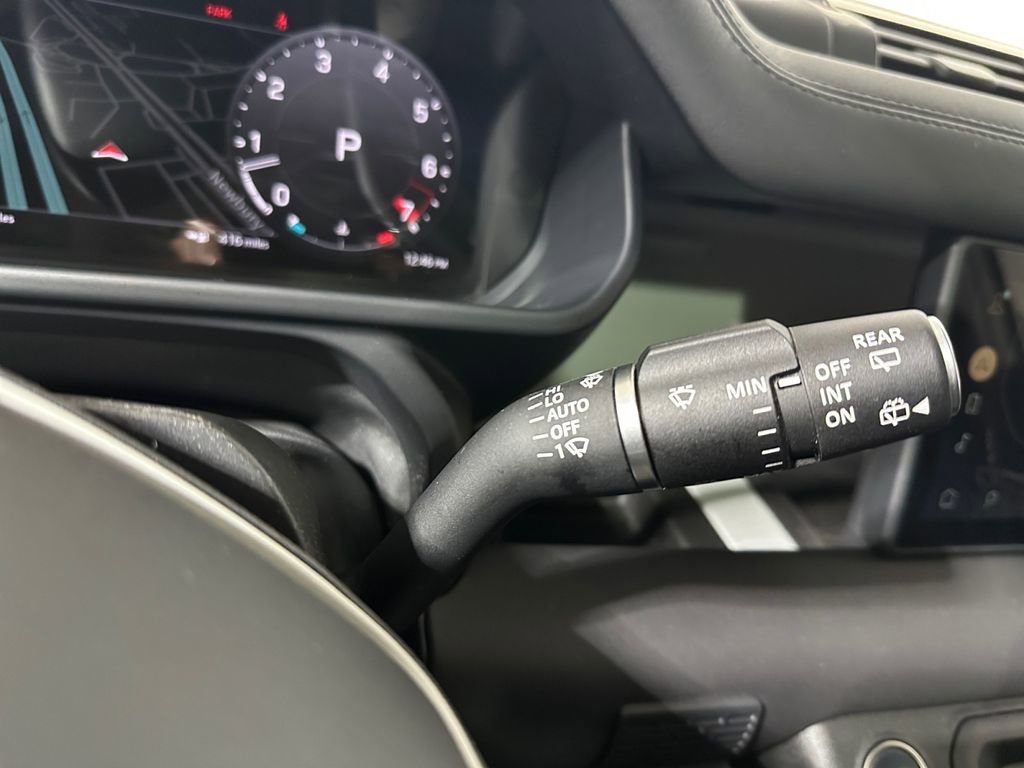 Used 2024 Land Rover Defender 110 X-Dynamic SE image 21