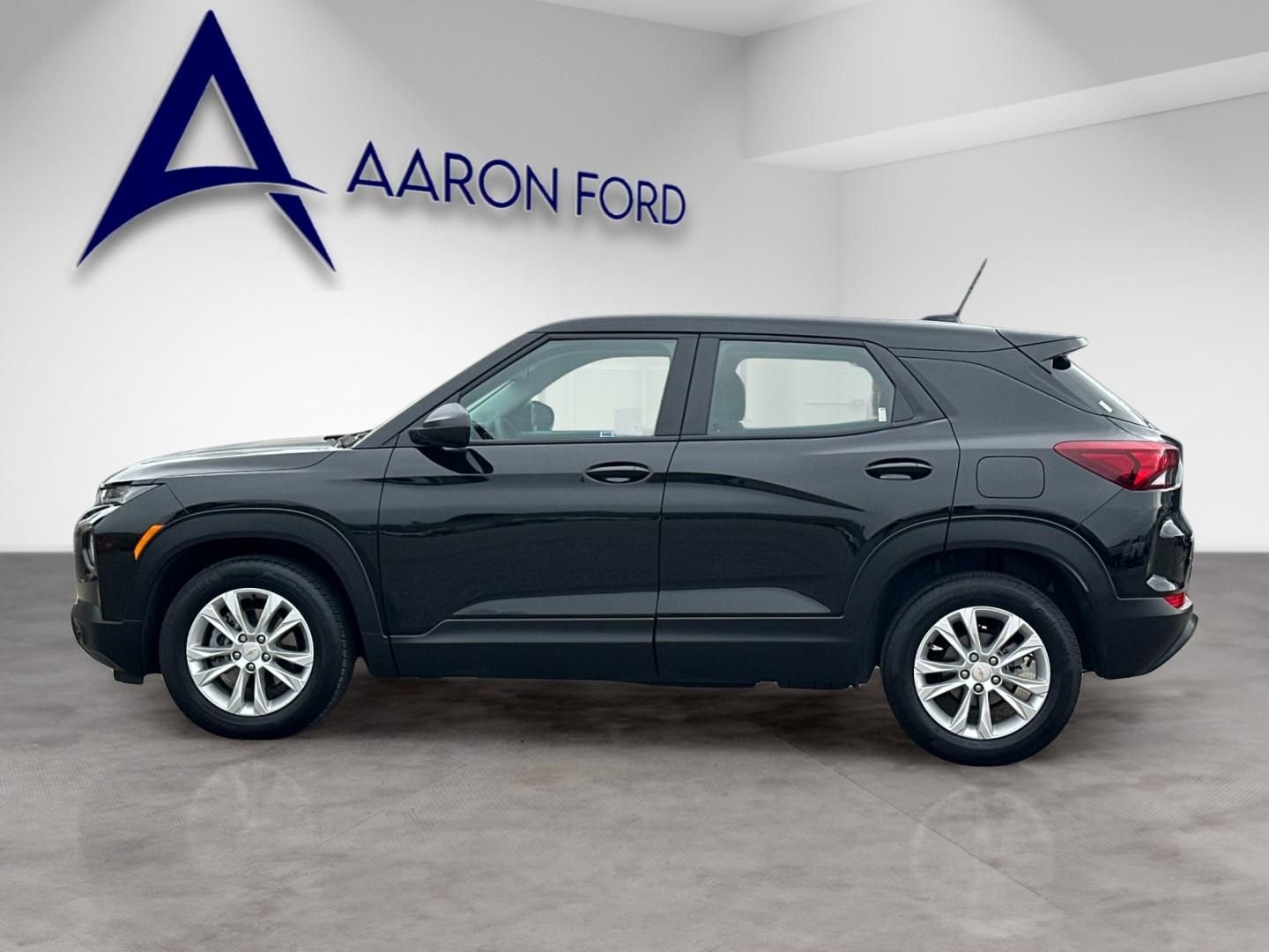 Used 2023 Chevrolet TrailBlazer LS FWD image 3