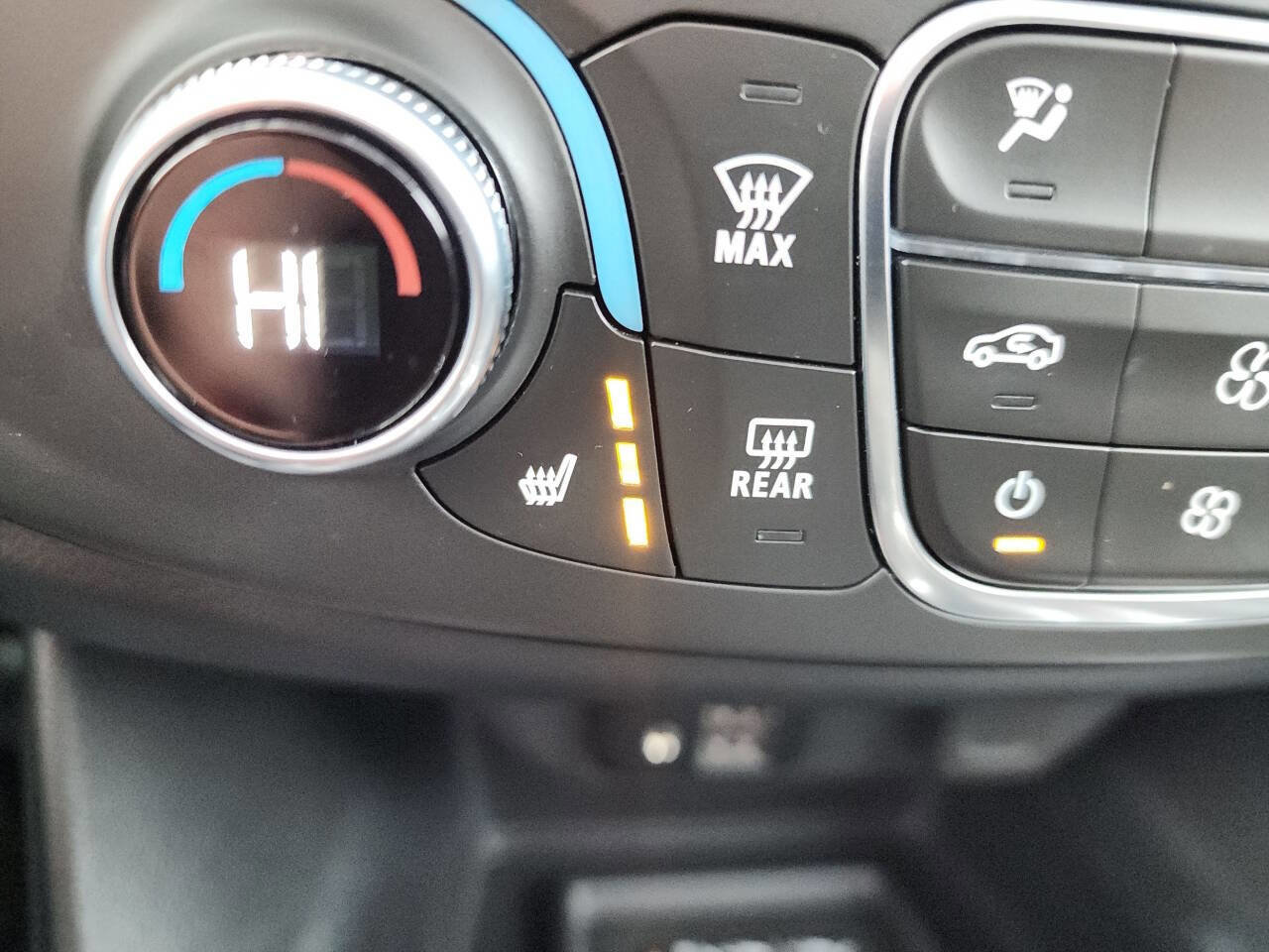 Used 2024 Chevrolet Traverse RS AWD/4WD image 39