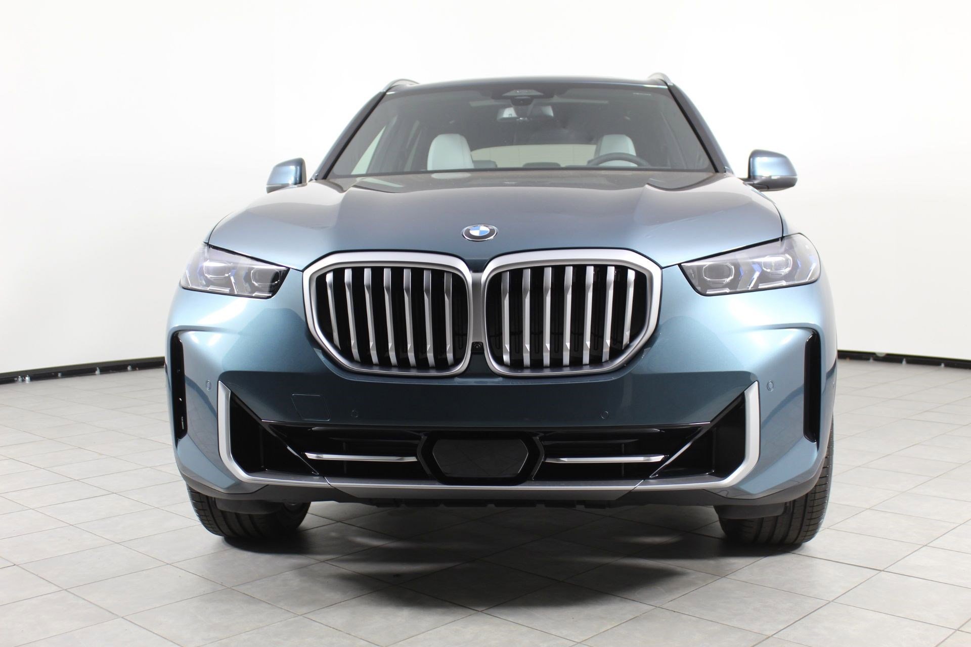 New 2026 BMW X5 xDrive40i w/ Premium Package AWD/4WD image 6