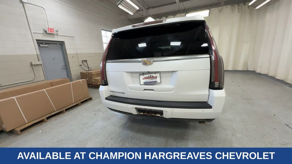 Used 2016 Cadillac Escalade ESV Luxury image 10