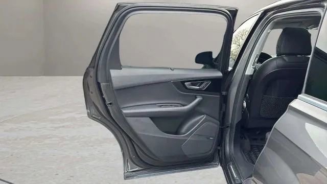 Used 2019 Audi Q7 3.0T Premium Plus image 17