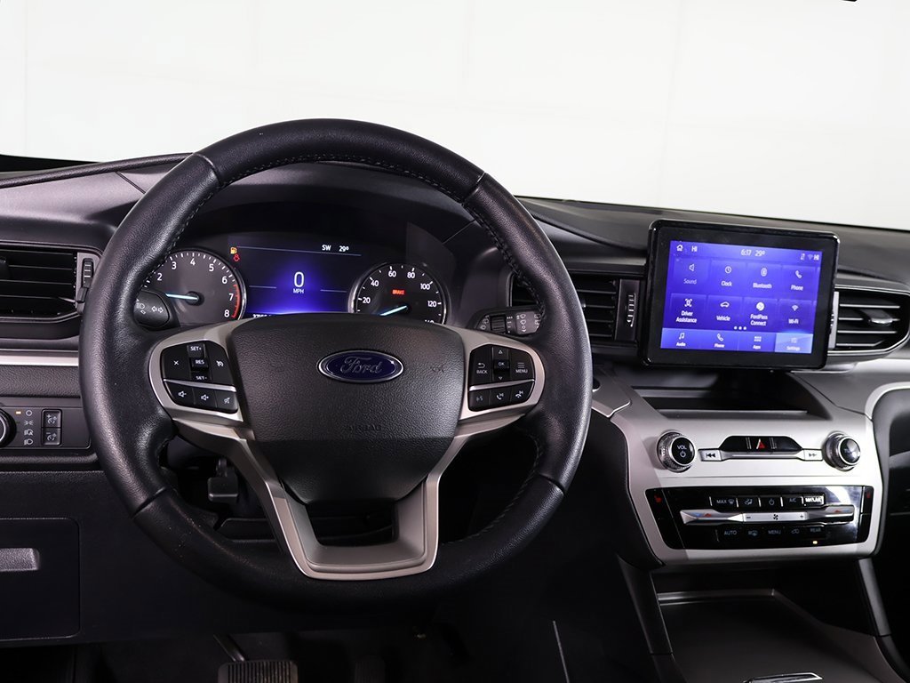 Used 2022 Ford Explorer XLT image 22