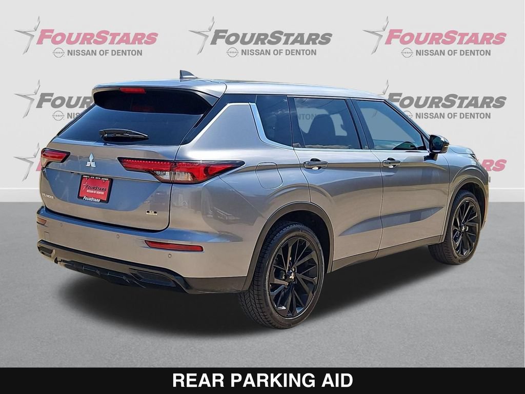 Used 2024 Mitsubishi Outlander SE Black Edition FWD image 4