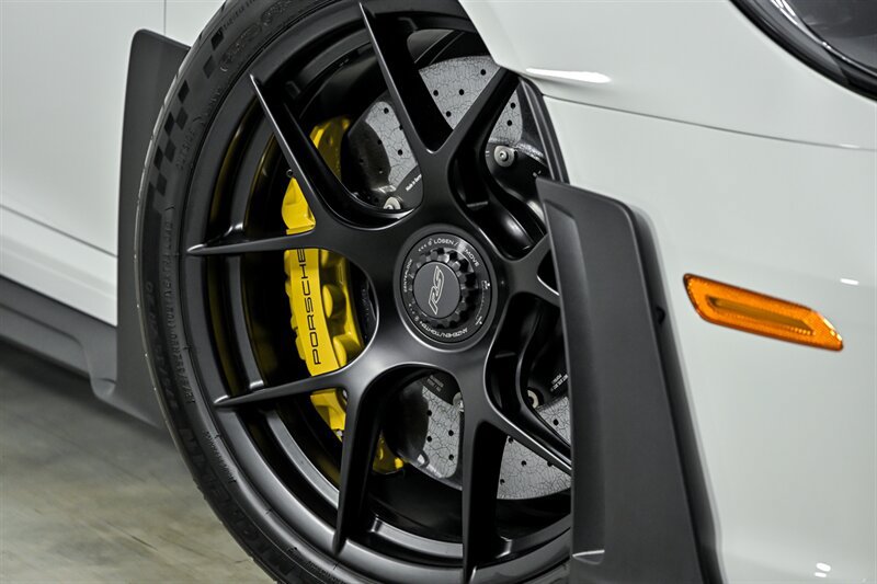 Used 2024 Porsche 911 GT3 RS RWD image 3