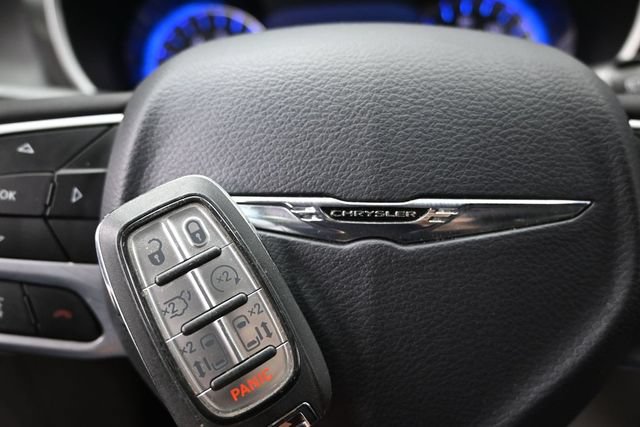 Certified 2024 Chrysler Pacifica Touring-L FWD image 45