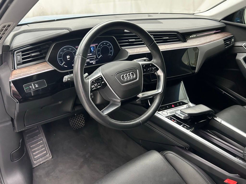 Used 2019 Audi e-tron Prestige w/ Prestige Package AWD/4WD image 11