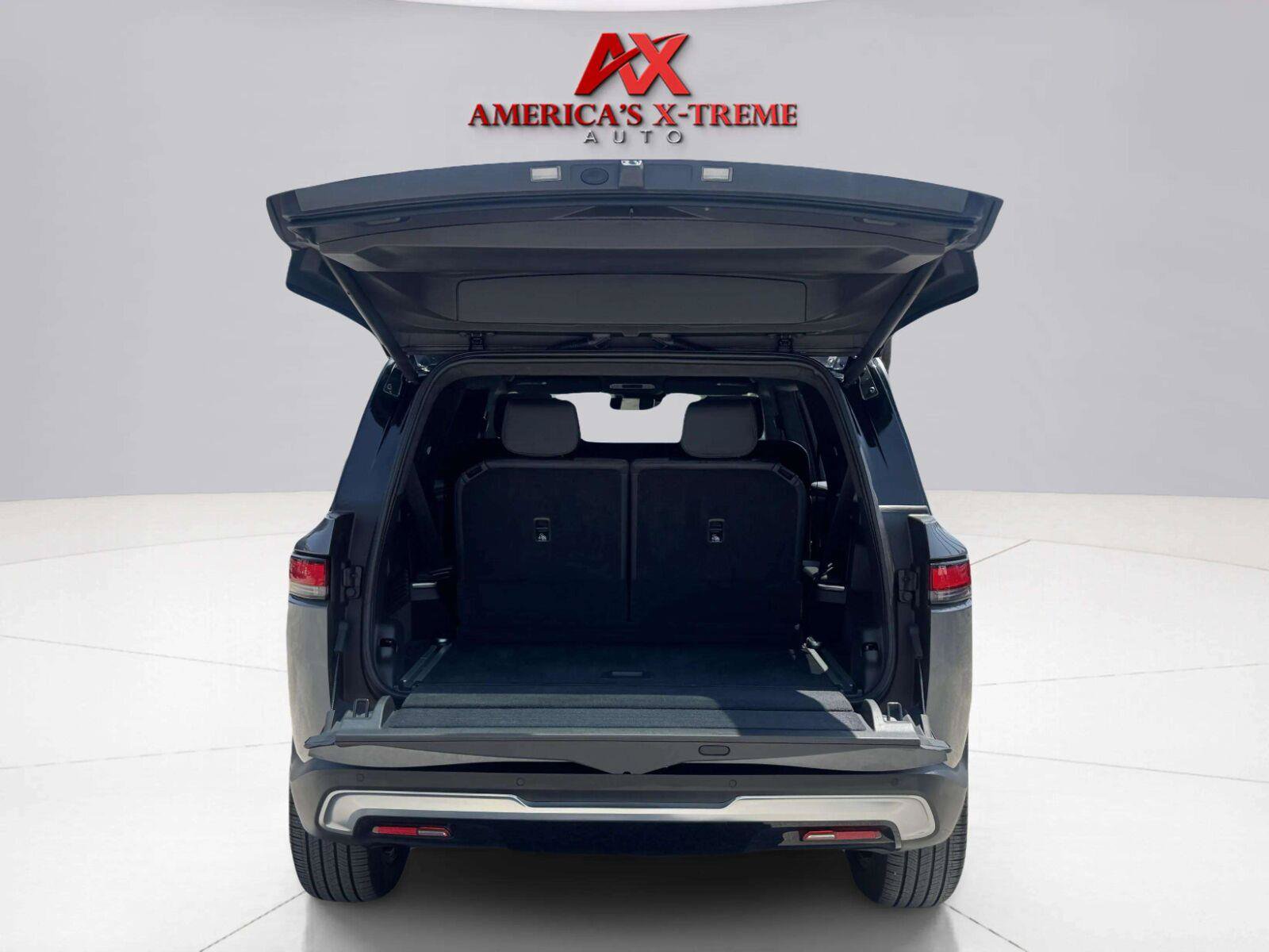 Used 2025 Rivian R1S Adventure AWD/4WD image 64