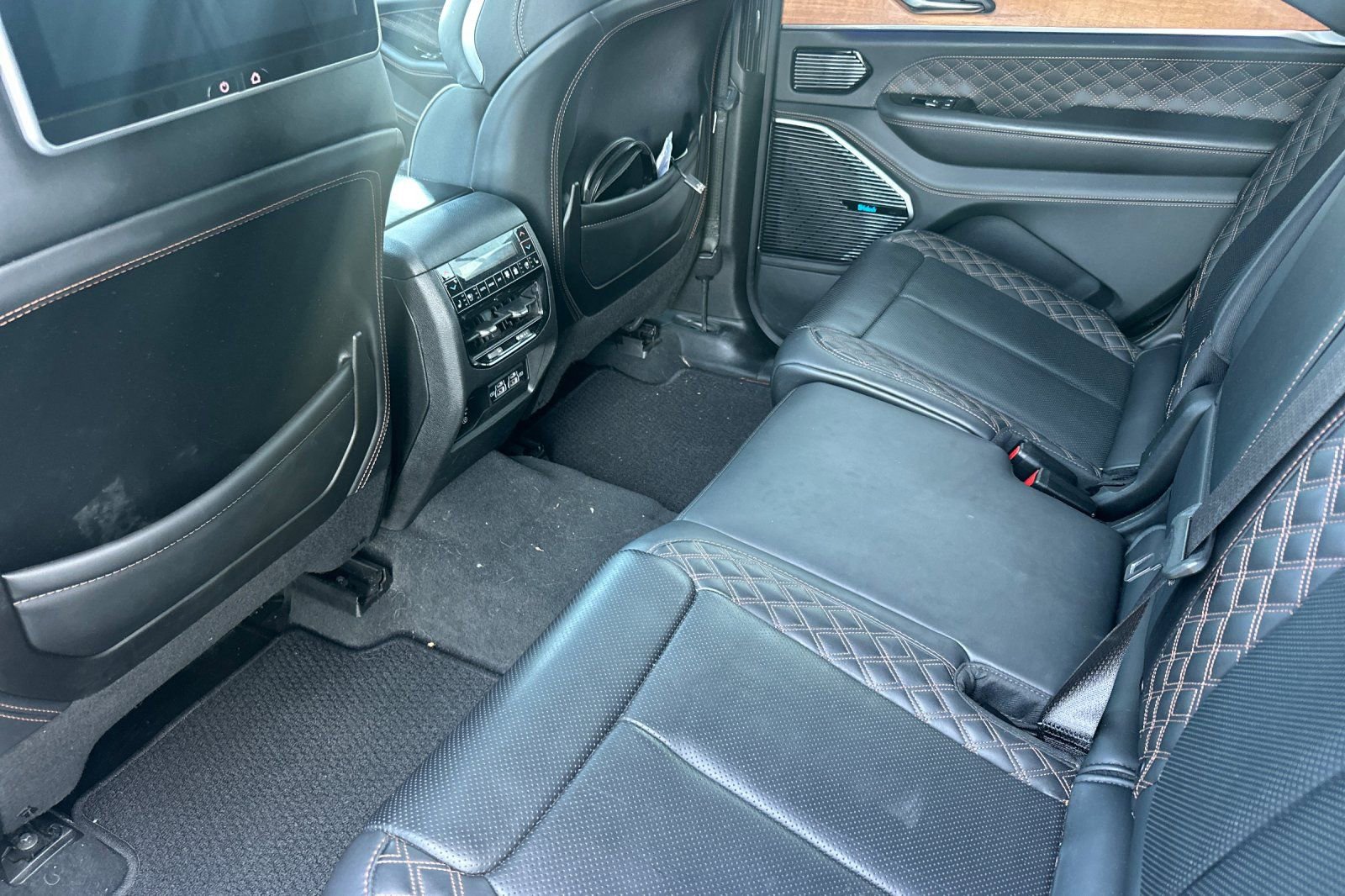 Used 2022 Jeep Grand Cherokee L Summit AWD/4WD image 14