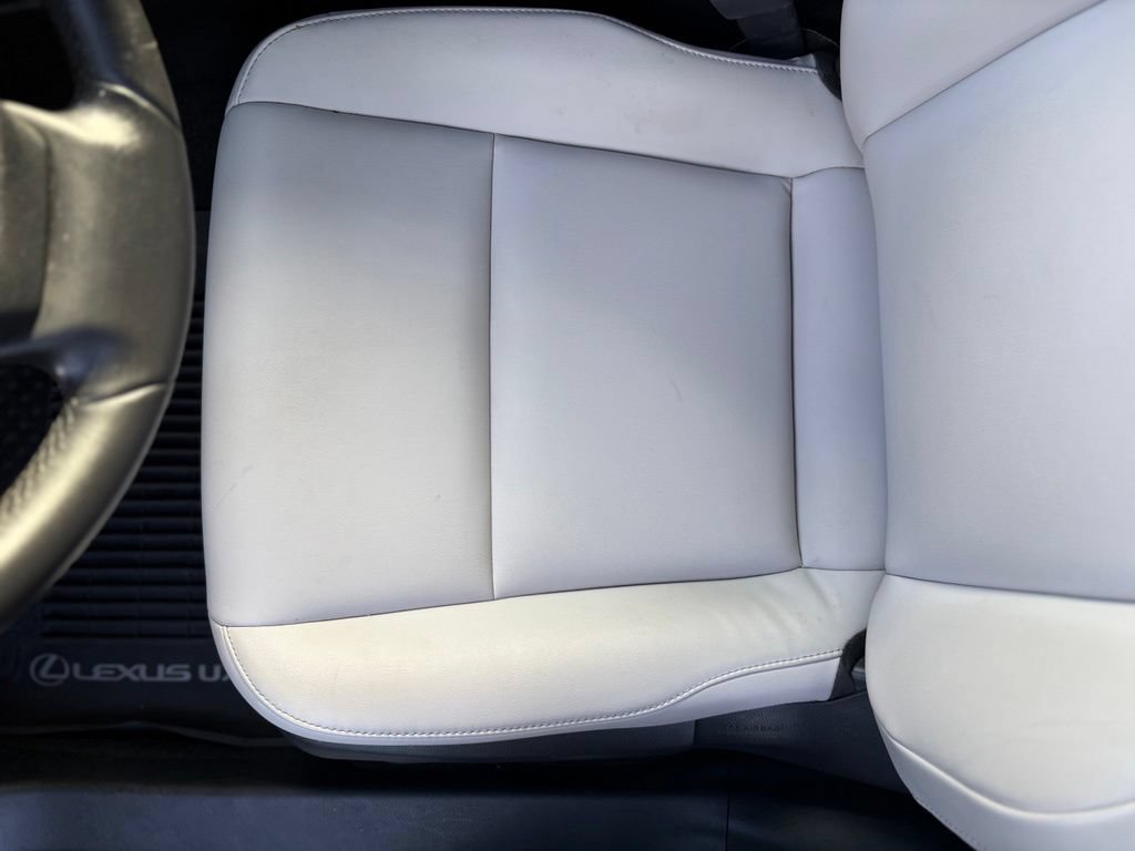 Used 2023 Lexus UX 250h AWD w/ Accessory Package (A2) image 15