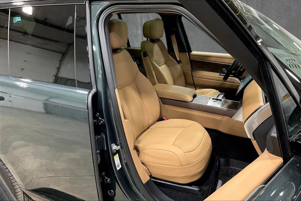 New 2026 Land Rover Range Rover SE image 11