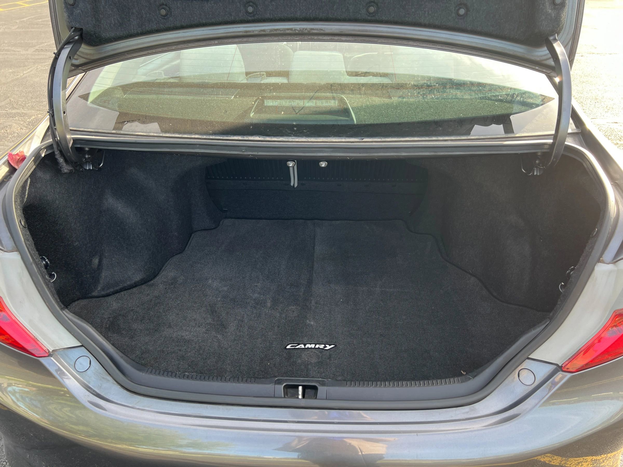 Used 2014 Toyota Camry LE image 32