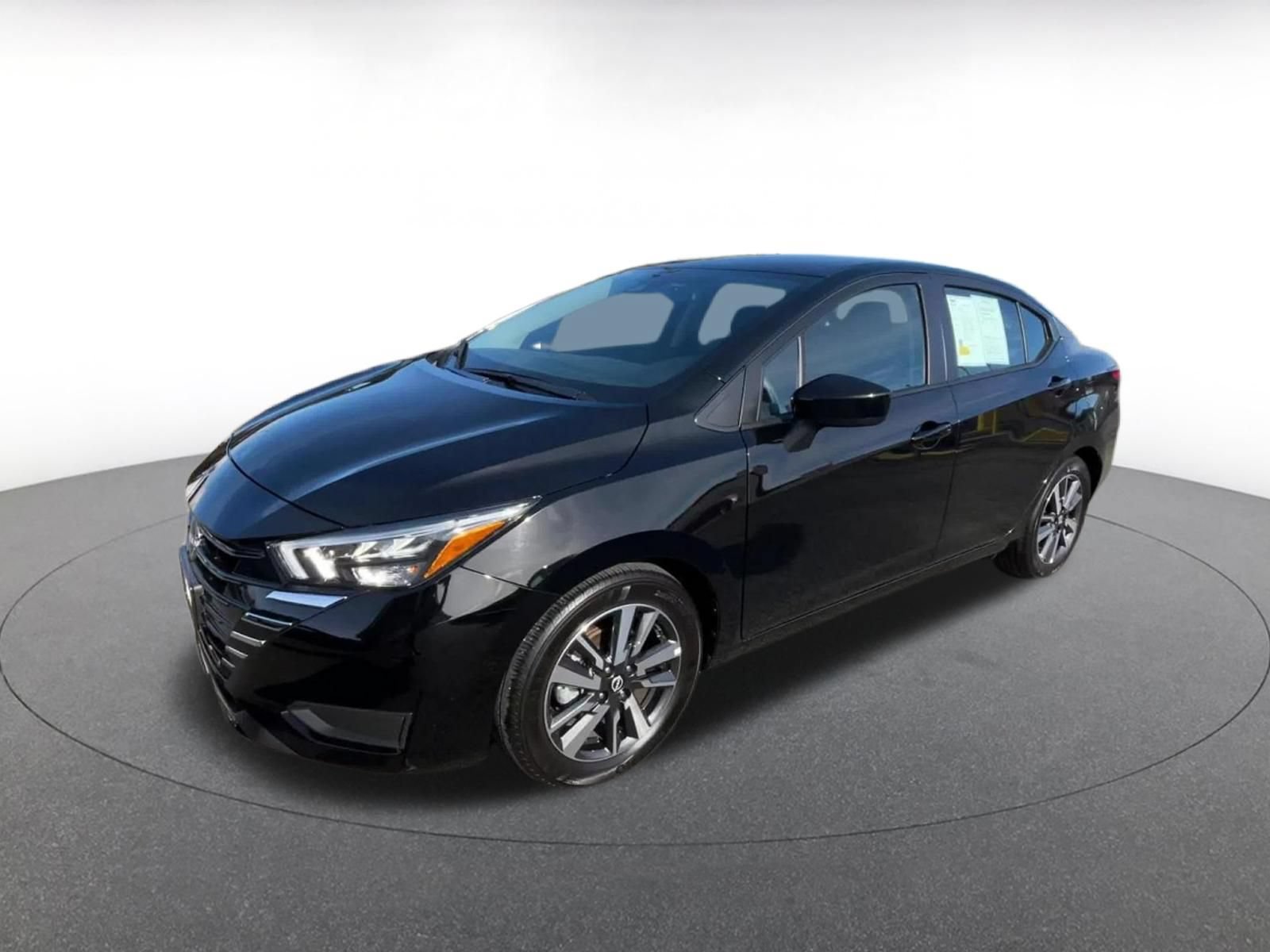 Used 2025 Nissan Versa SV FWD image 8