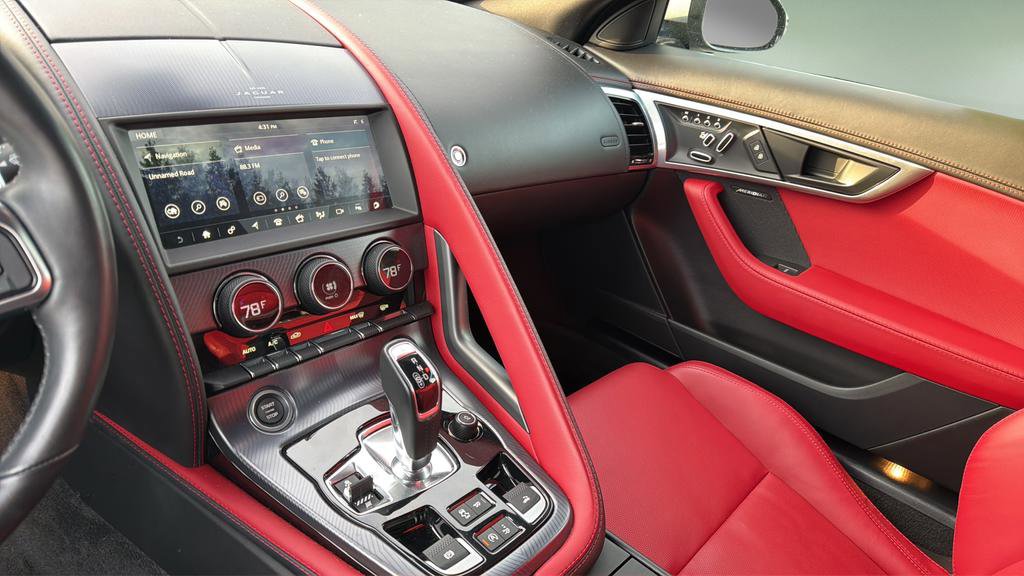 Used 2022 Jaguar F-TYPE Convertible RWD image 31