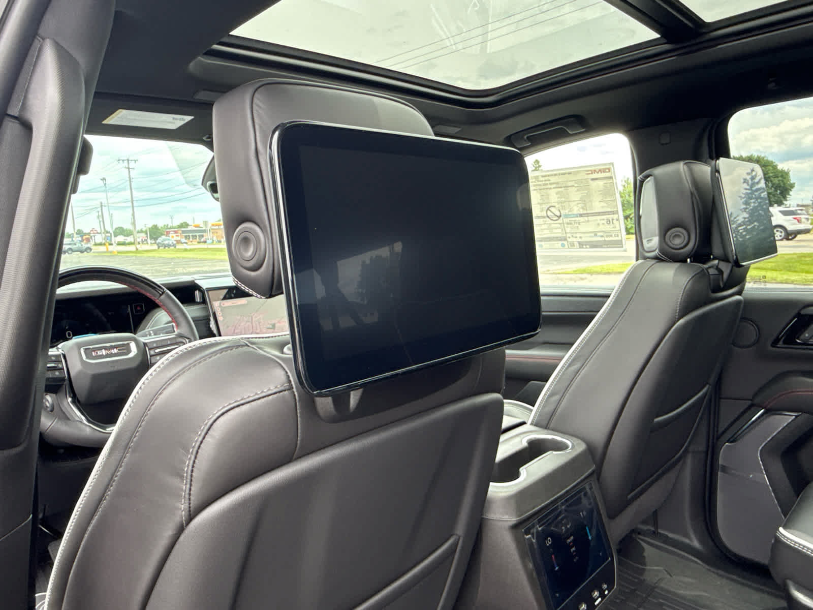 New 2026 GMC Yukon XL AT4 Ultimate w/ LPO, Floor Liner Package AWD/4WD image 26