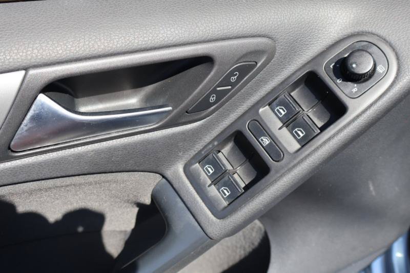 Used 2011 Volkswagen Golf TDI FWD image 17