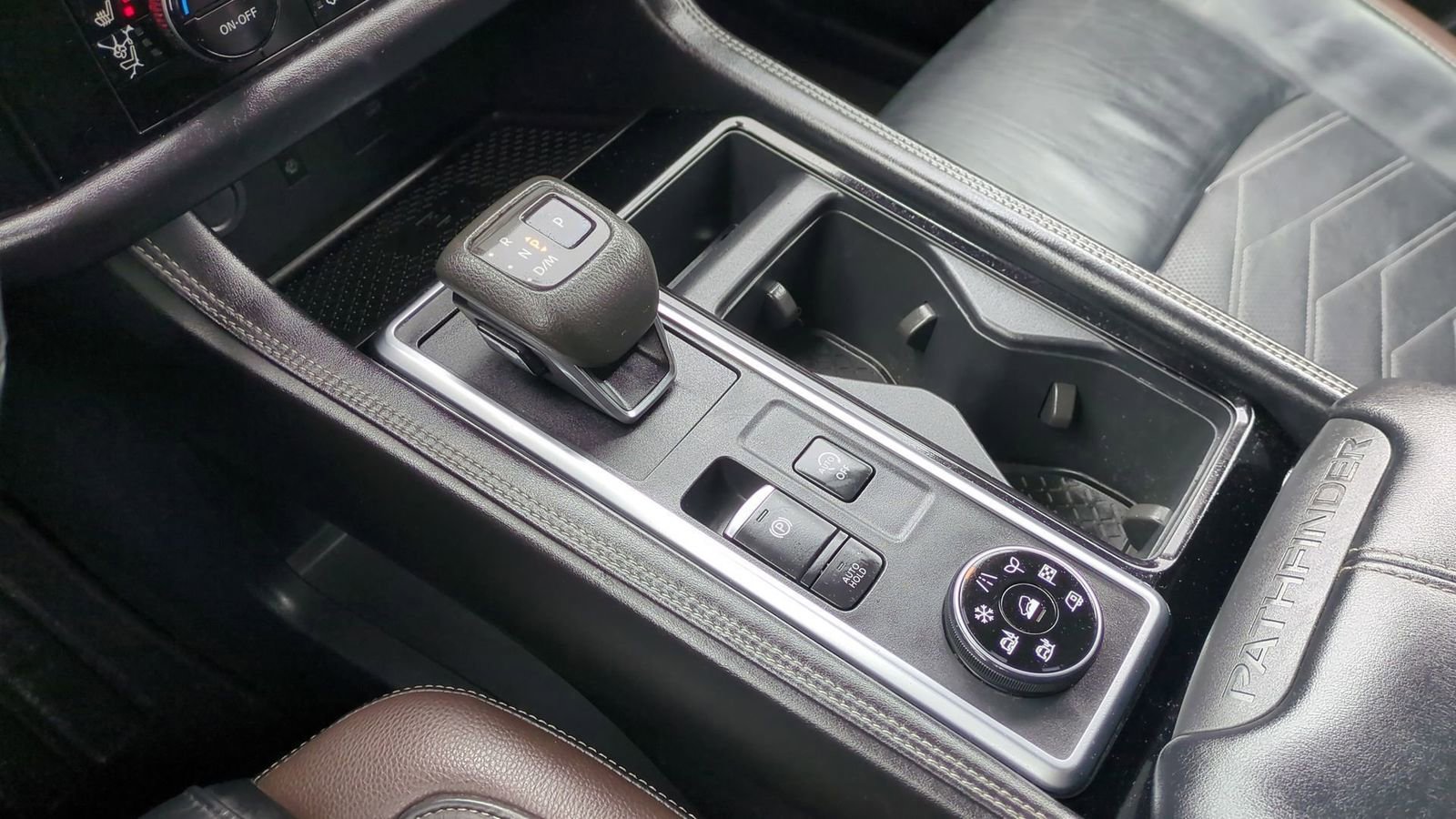 Used 2022 Nissan Pathfinder Platinum w/ Cargo Package image 34