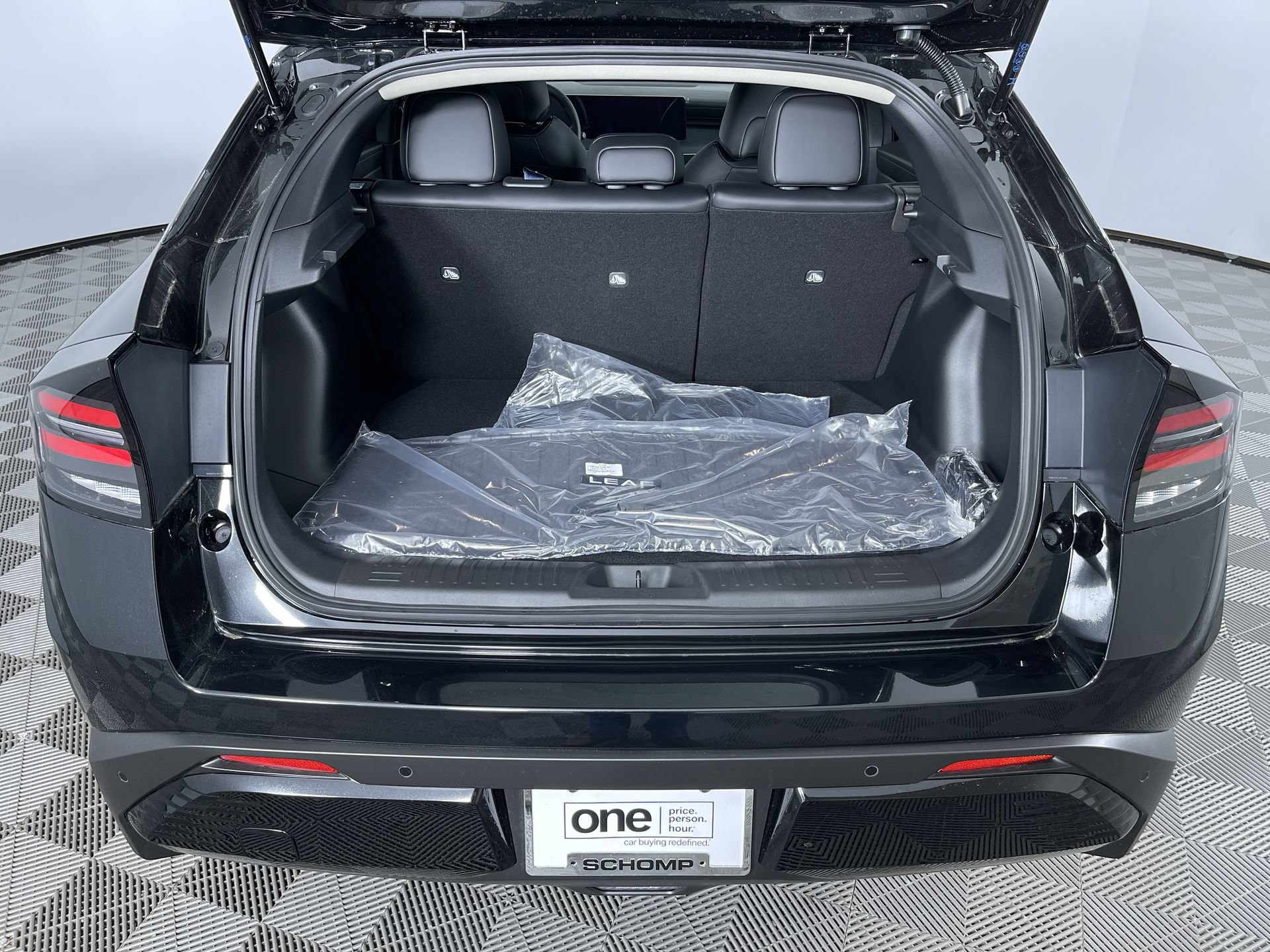 New 2026 Nissan Leaf SV+ w/ Floor Mat Package (SV+) FWD image 25