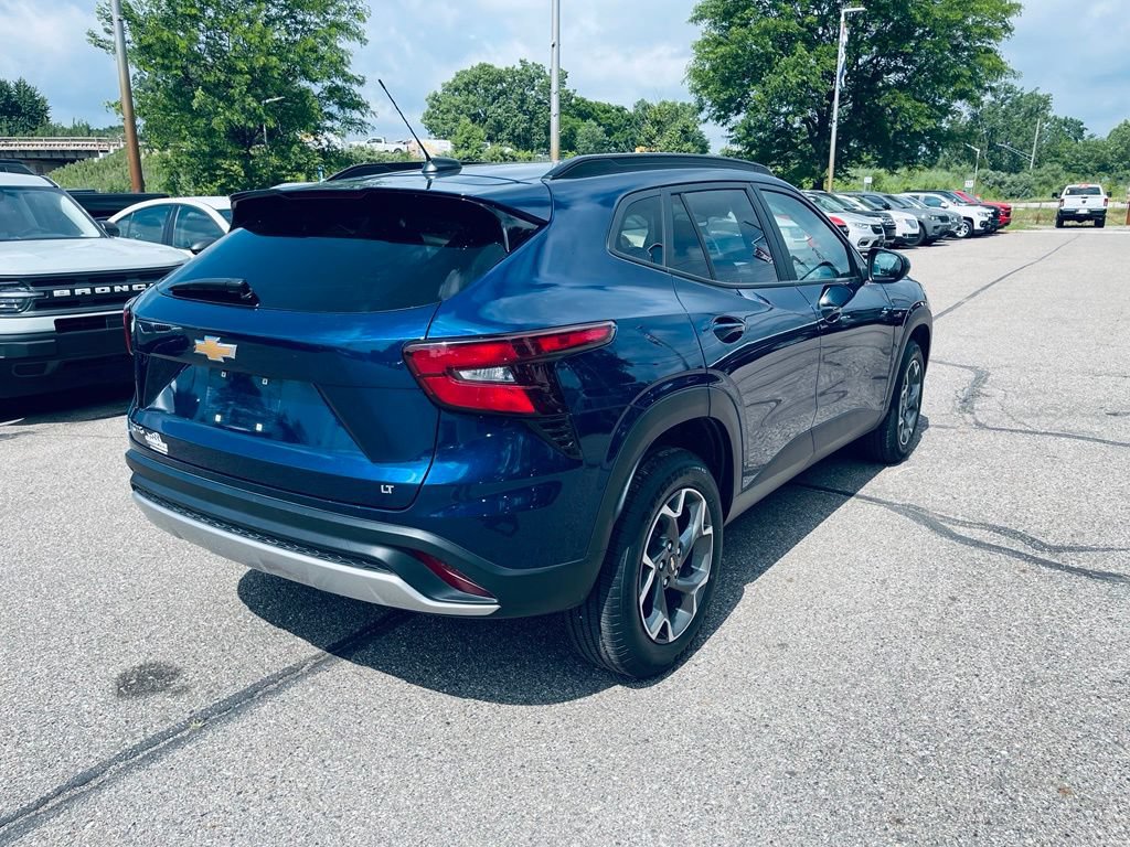 Used 2024 Chevrolet Trax LT FWD image 6
