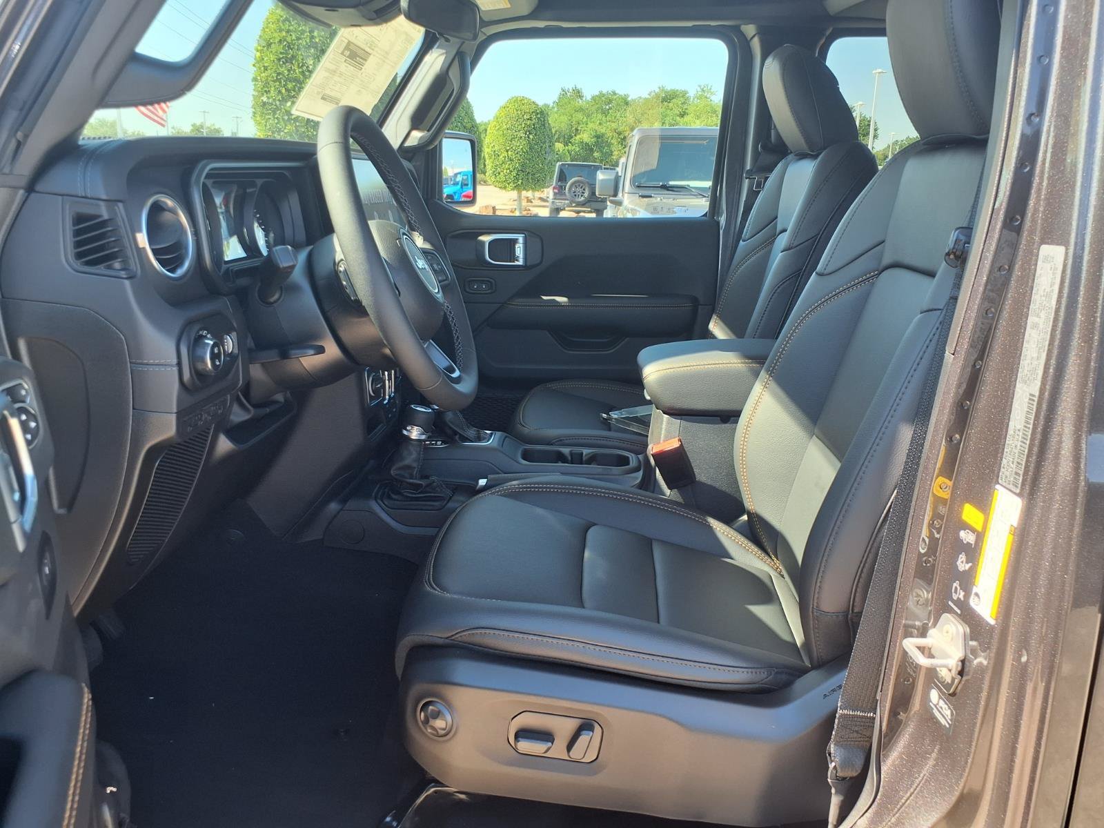 New 2026 Jeep Gladiator Sport AWD/4WD image 9