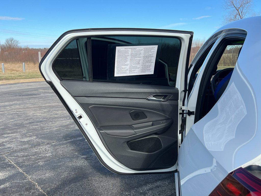 Used 2023 Volkswagen Golf R image 34