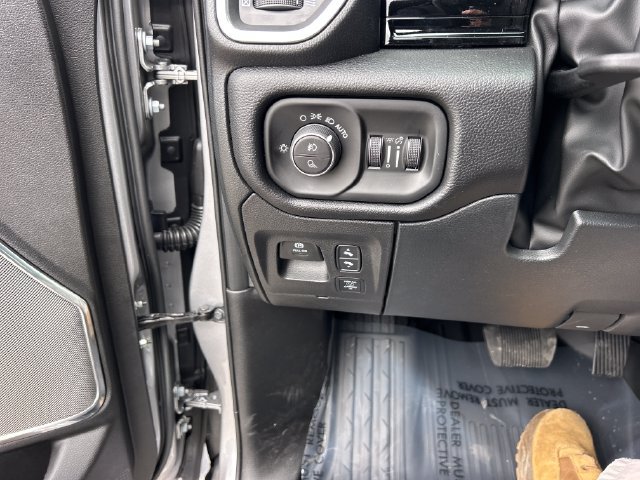 New 2026 RAM 1500 Laramie w/ Night Edition AWD/4WD image 28