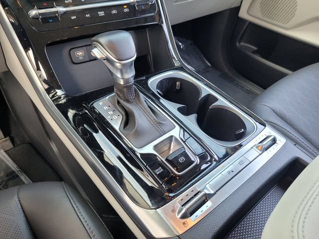 Used 2022 Kia Carnival SX FWD image 22