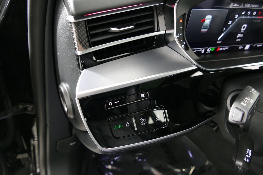 Used 2022 Audi S8 image 14