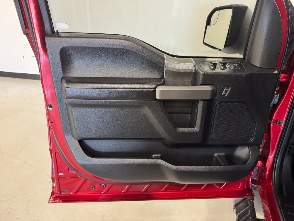 Used 2017 Ford F150 XLT w/ Equipment Group 302A Luxury AWD/4WD image 17