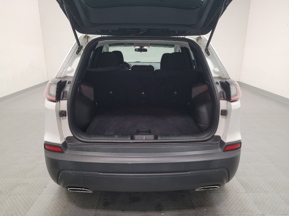 Used 2019 Jeep Cherokee Latitude w/ Popular Appearance Group AWD/4WD image 29