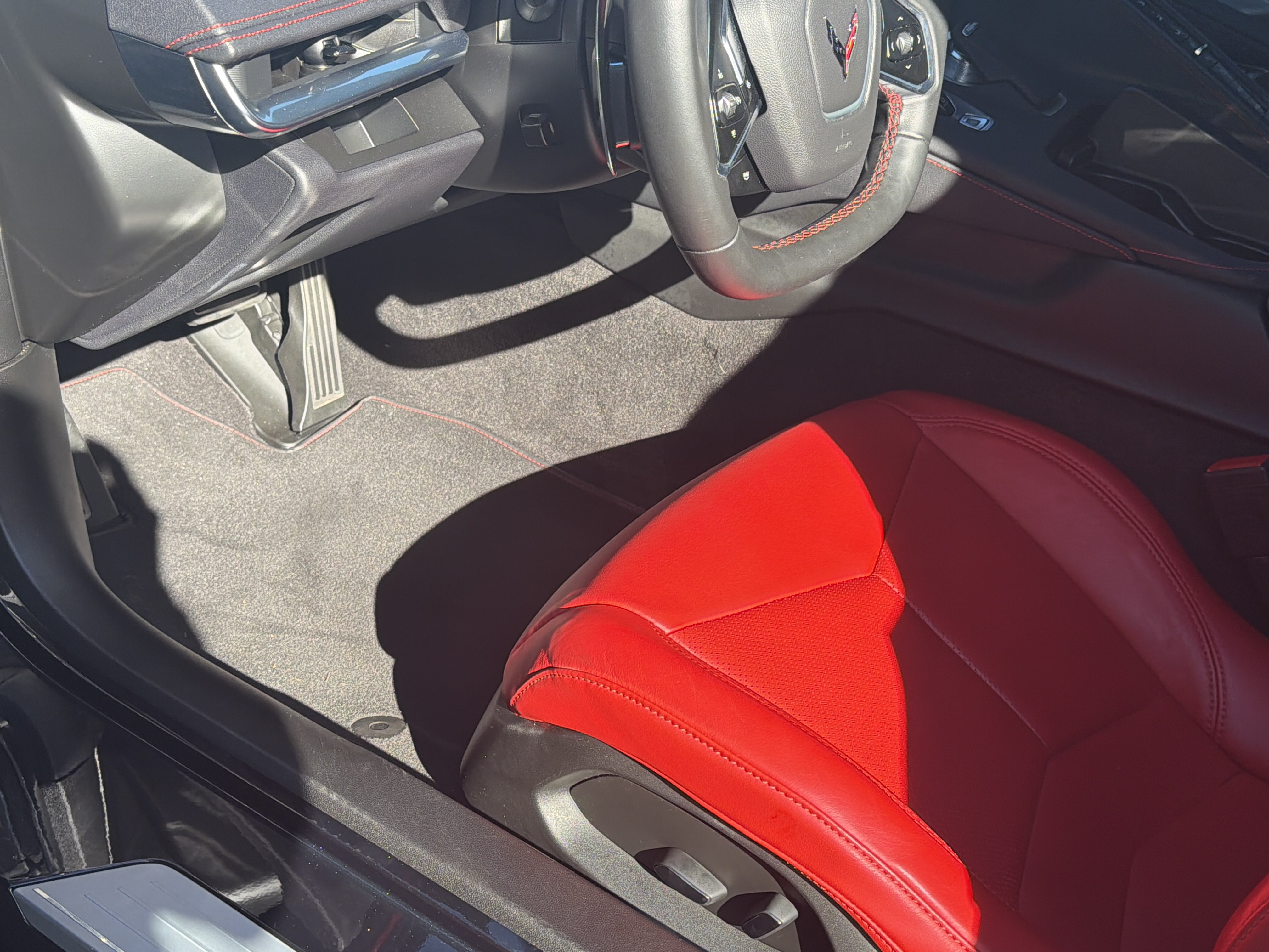 Used 2024 Chevrolet Corvette Stingray Coupe w/ Z51 Performance Package RWD image 16