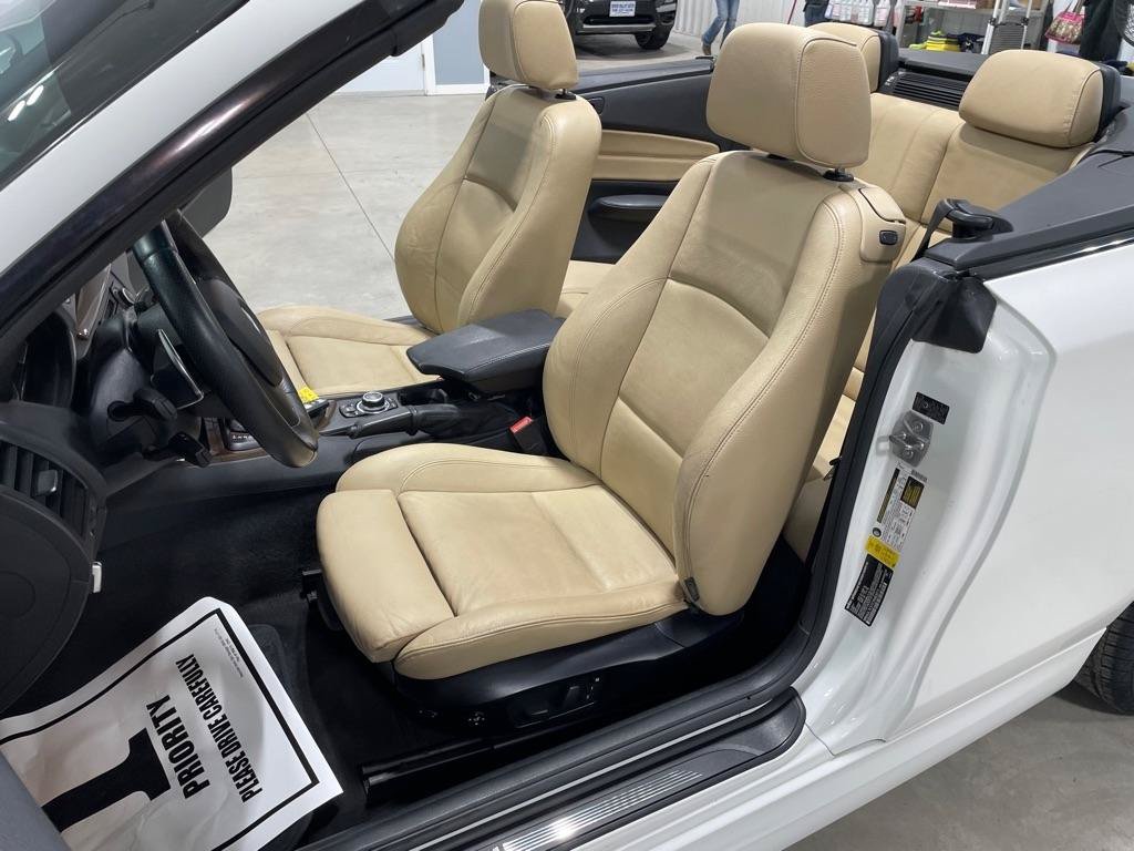 Used 2012 BMW 128i Convertible RWD image 18