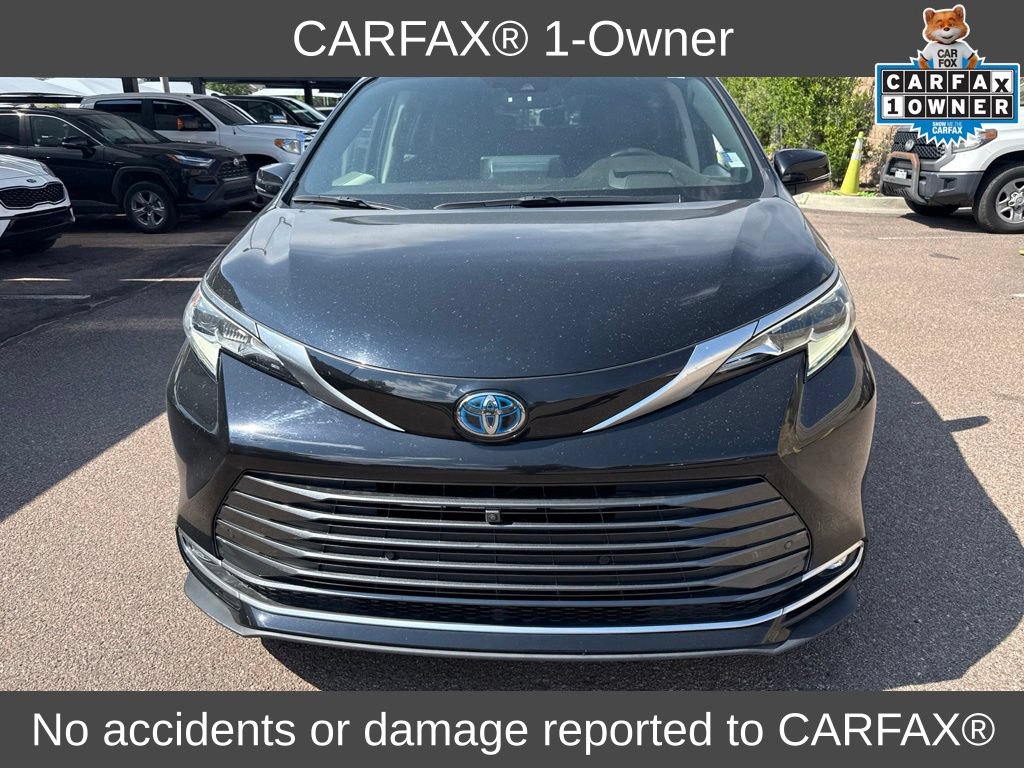 Used 2023 Toyota Sienna Platinum AWD/4WD image 2