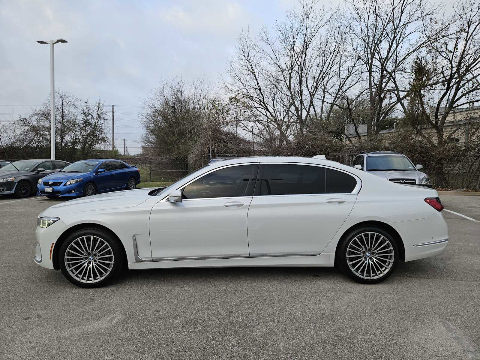 Used 2020 BMW 740i w/ Premium Package image 4