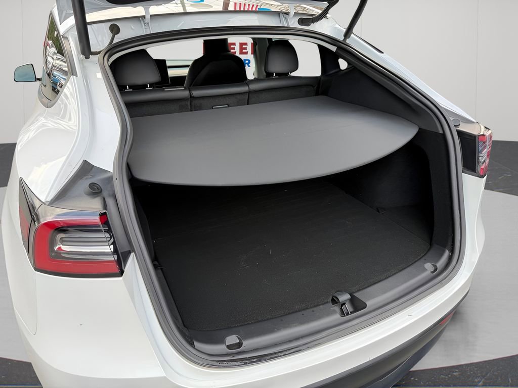Used 2023 Tesla Model Y Long Range image 23