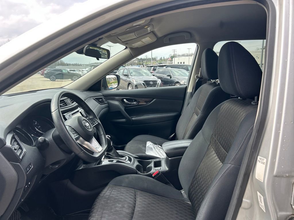 Used 2019 Nissan Rogue SV AWD/4WD image 10
