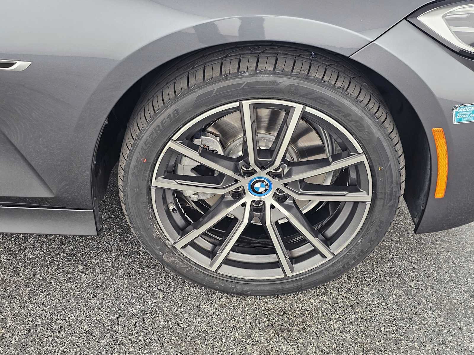Used 2022 BMW 330e xDrive w/ Driving Assistance Package AWD/4WD image 9